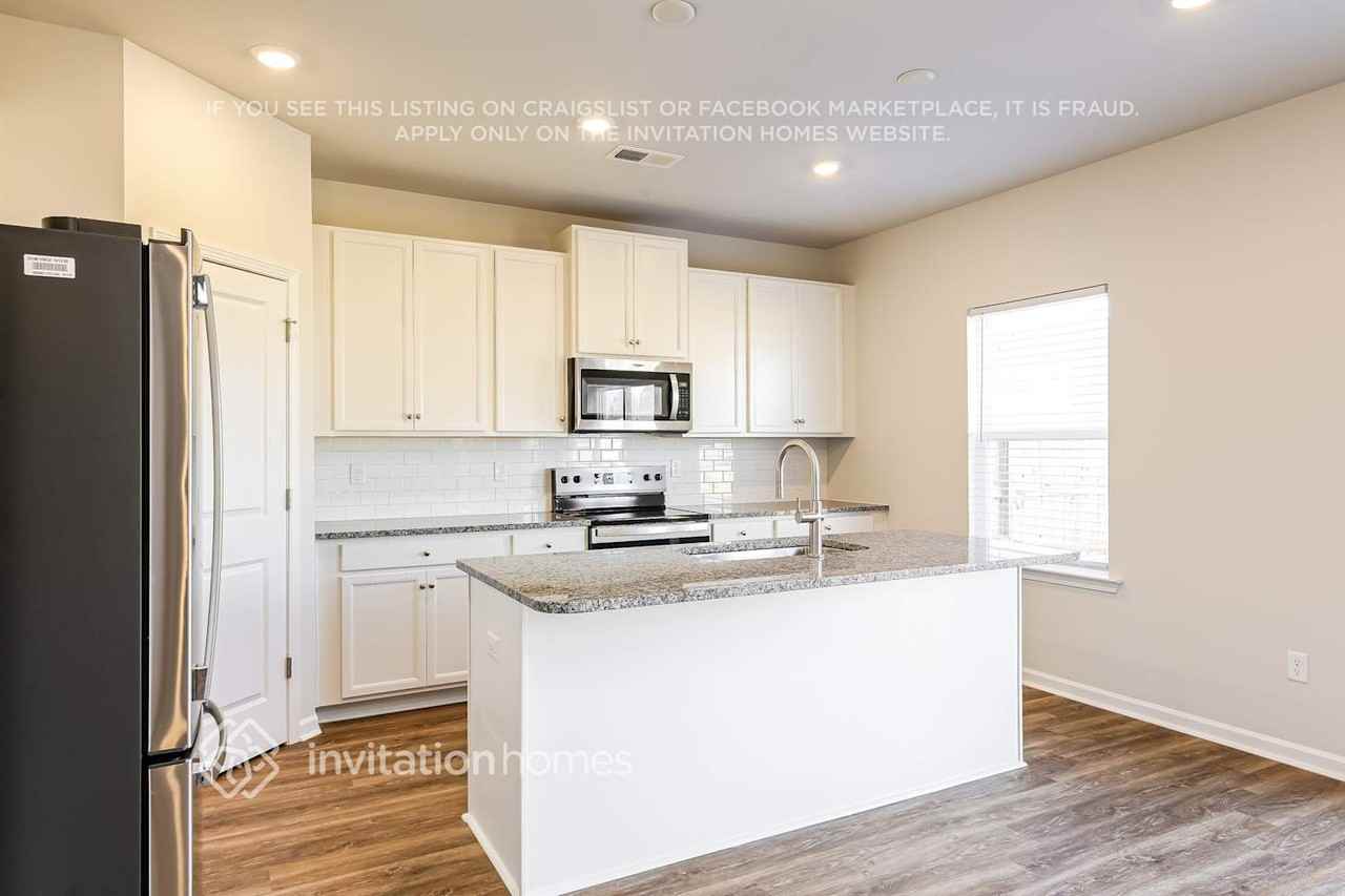 217 White Fields Ave - Photo 7 of 18