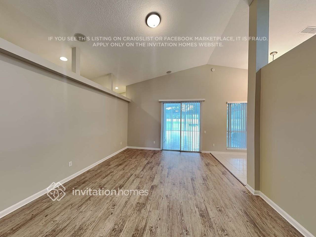 513 Bay Hollow Ct - Photo 3 of 19