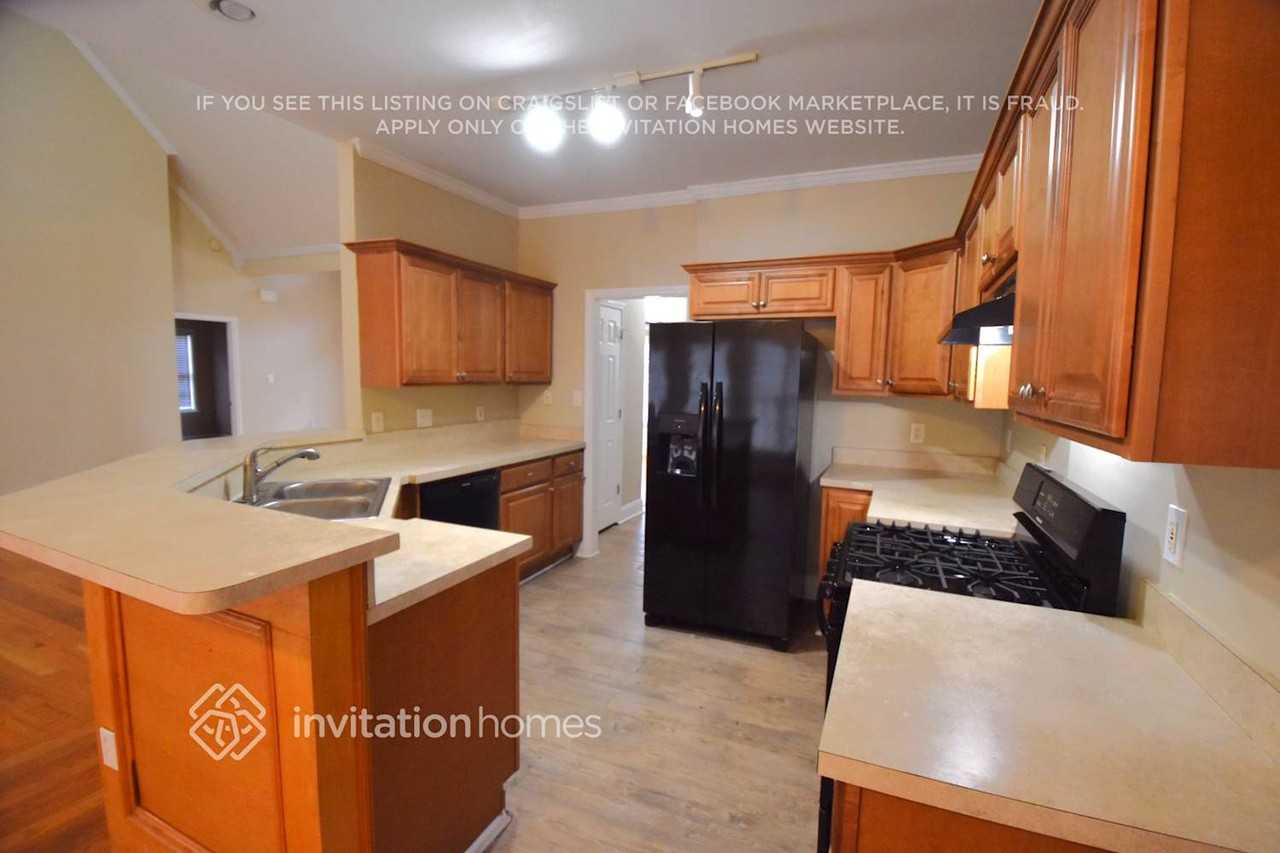 155 Victor Ln - Photo 4 of 13