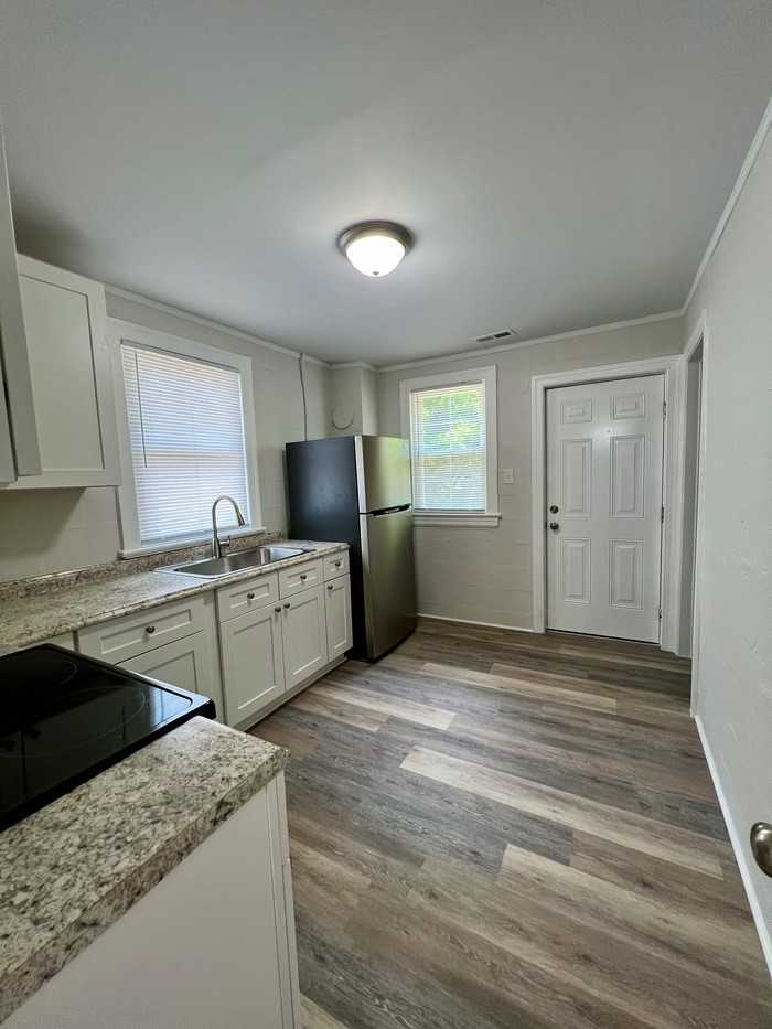 1708 Freeman St Se #0 - Photo 3 of 8