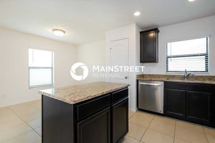 1499 Swan Lake Cir - Photo 5 of 15