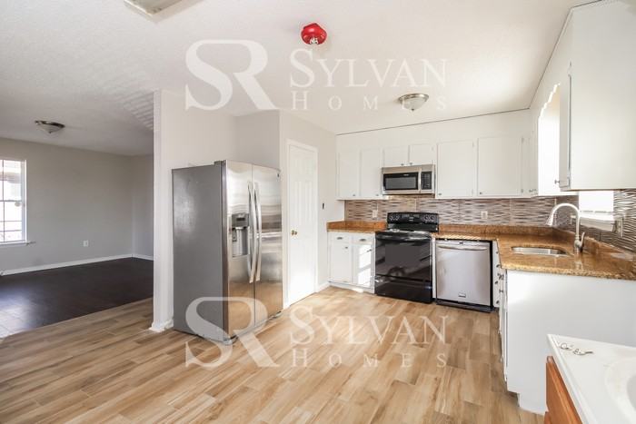 239 S English St - Photo 7 of 16