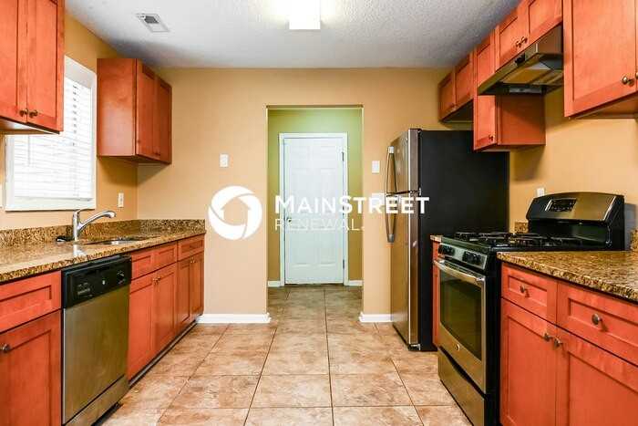 10903 Thrasher Rd - Photo 6 of 16