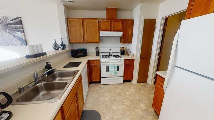 367 Mickelson Ct - Photo 5 of 8