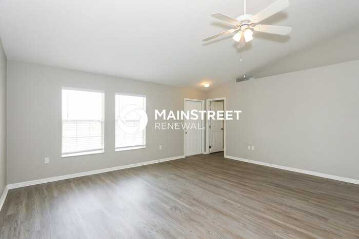 1713 Sw 32nd St - Photo 3 of 16