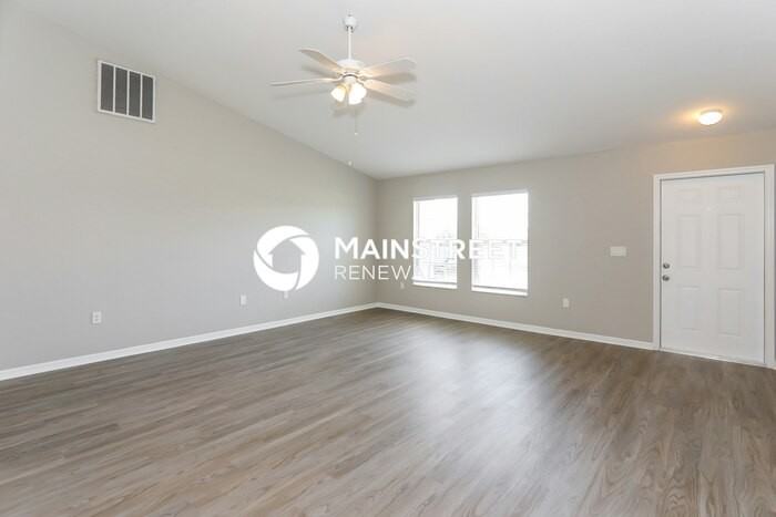 1713 Sw 32nd St - Photo 4 of 16