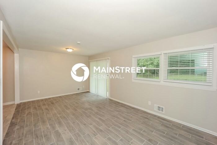 2595 Foxlair Trl - Photo 5 of 18