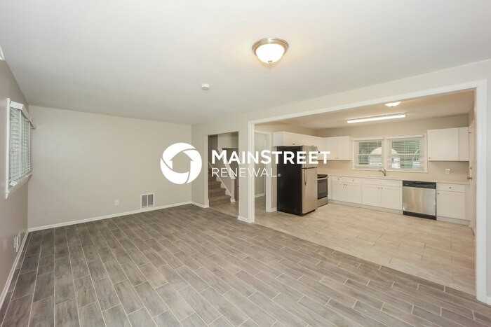 2595 Foxlair Trl - Photo 7 of 18