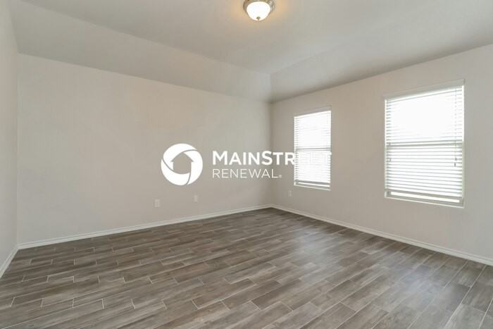 2604 Mill Springs Pass - Photo 3 of 16