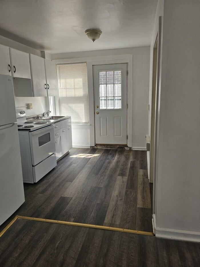 10205 Madison Ave #8