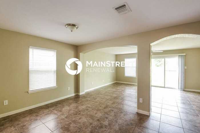 10830 Indigo Crk - Photo 3 of 17