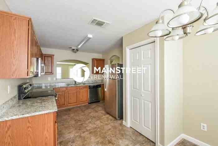 10830 Indigo Crk - Photo 4 of 17