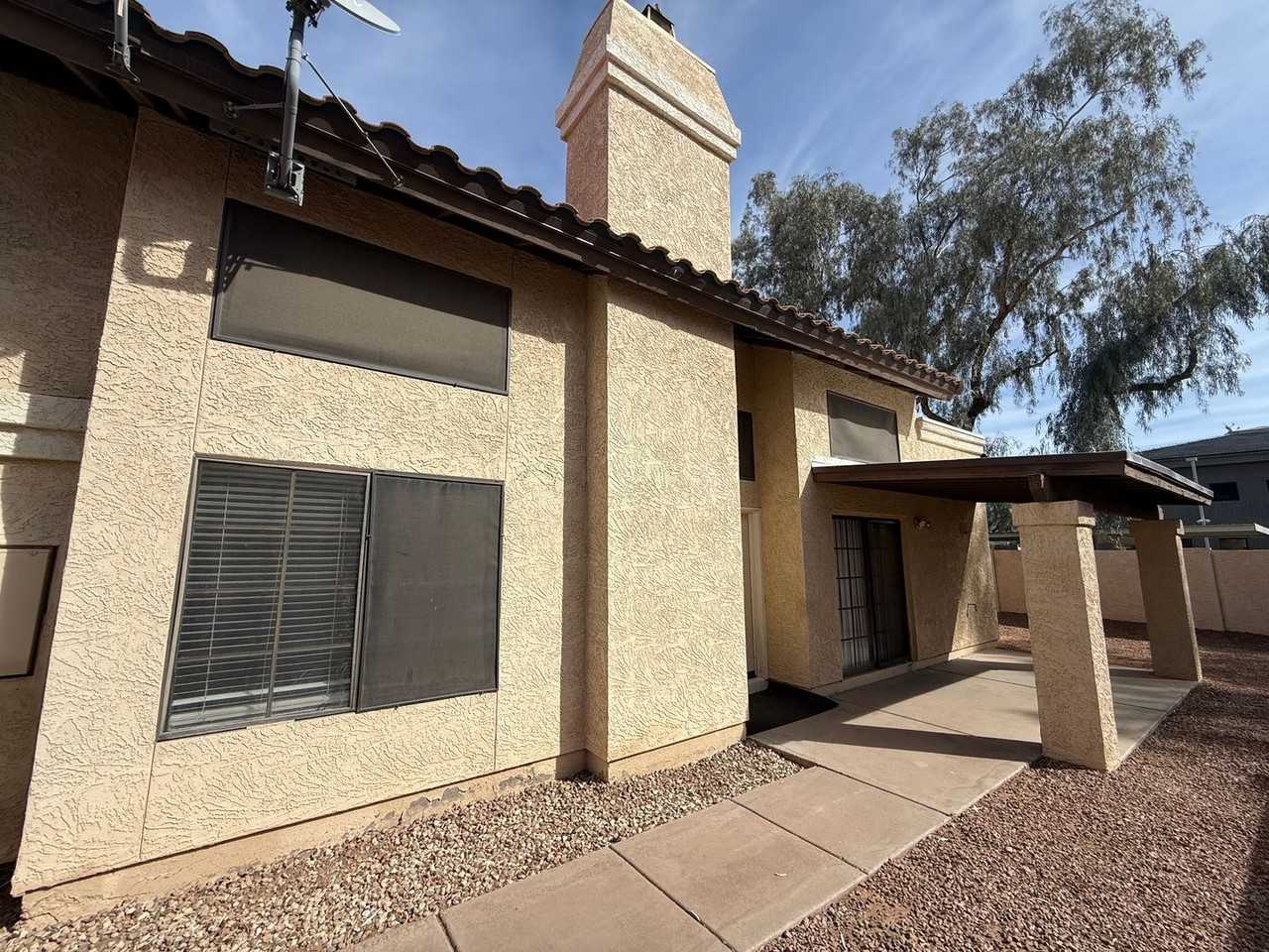 2049 N Sunset Dr - Photo 2 of 15