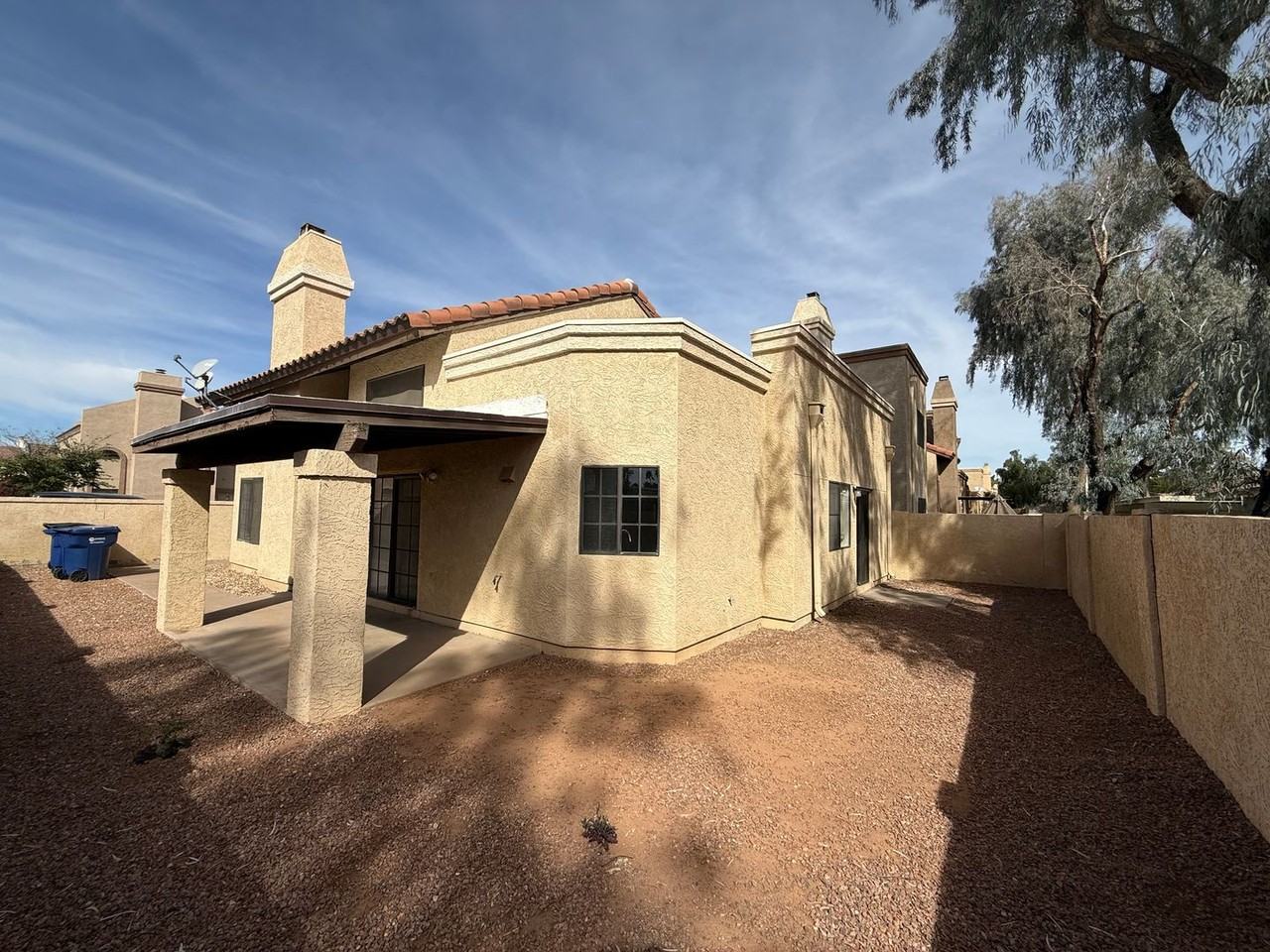 2049 N Sunset Dr - Photo 3 of 15