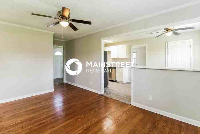 1405 Wayside Dr - Photo 3 of 16