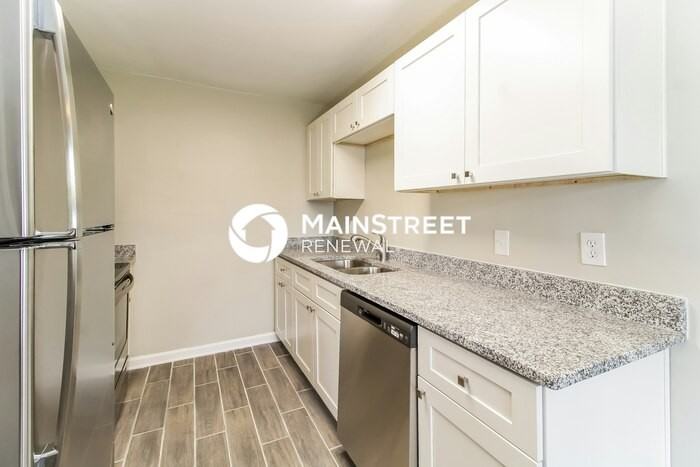 1405 Wayside Dr - Photo 5 of 16