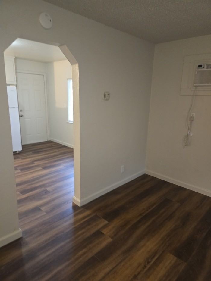 904 Middlecoff Ave - Photo 3 of 16