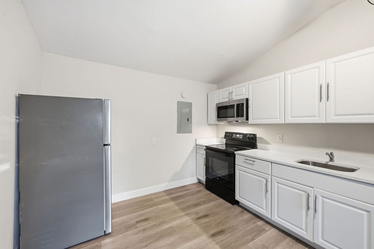 4158 Trout River Blvd - Photo 5 of 13