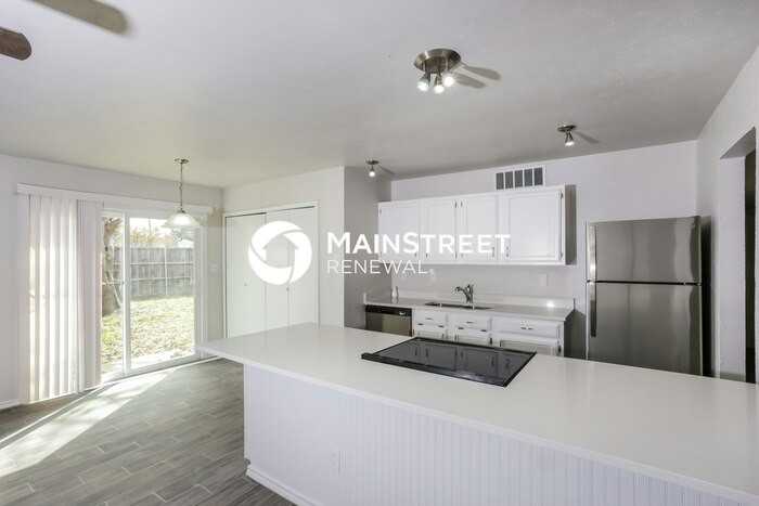 603 Woodcrest Way - Photo 7 of 18