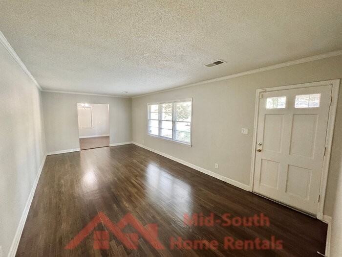 2929 Bede Rd - Photo 4 of 21