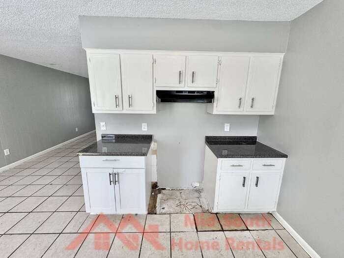 5168 Corkwood Dr - Photo 7 of 19