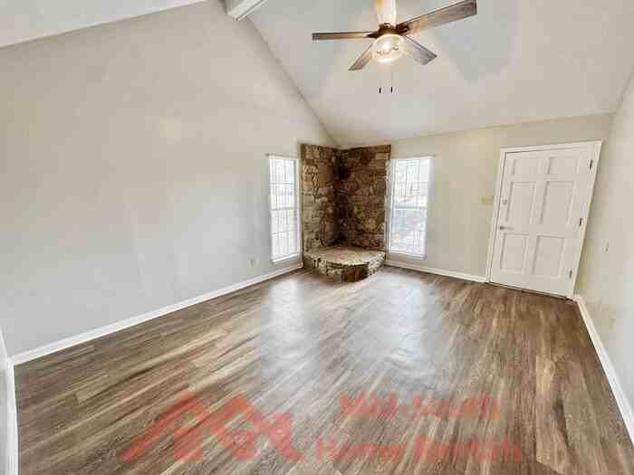 7312 Country Side Rd - Photo 4 of 31