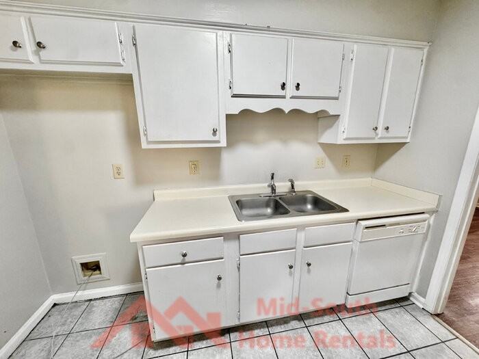 7312 Country Side Rd - Photo 7 of 31