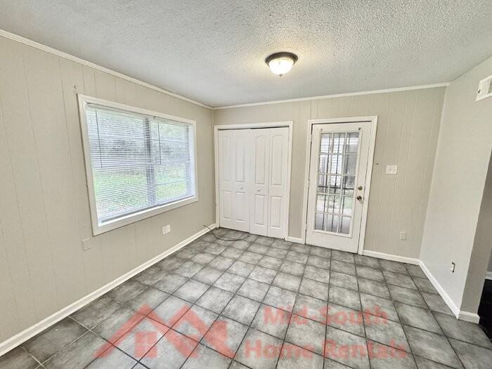 3353 Elk Point Dr - Photo 5 of 18