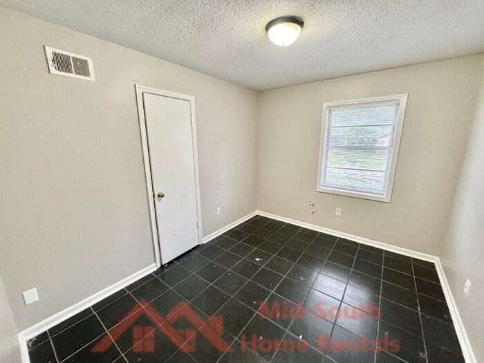 3353 Elk Point Dr - Photo 6 of 18