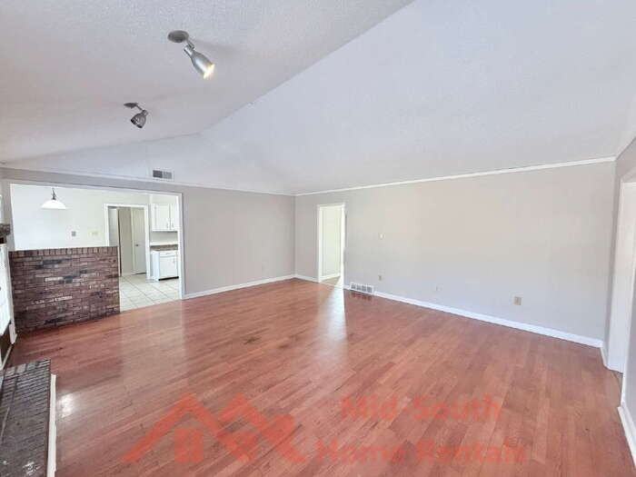 7288 Hollorn Ln - Photo 5 of 31