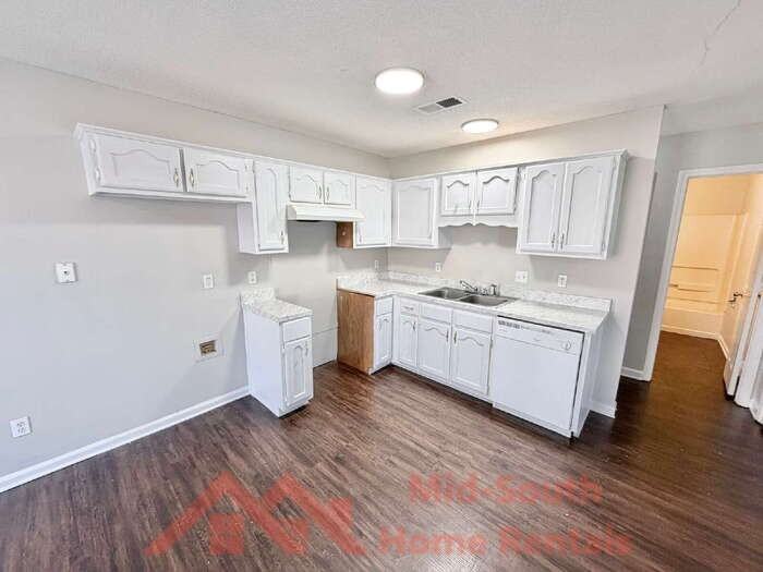 4450 Longtree Cv - Photo 5 of 19