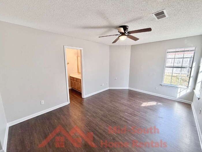 4450 Longtree Cv - Photo 7 of 19