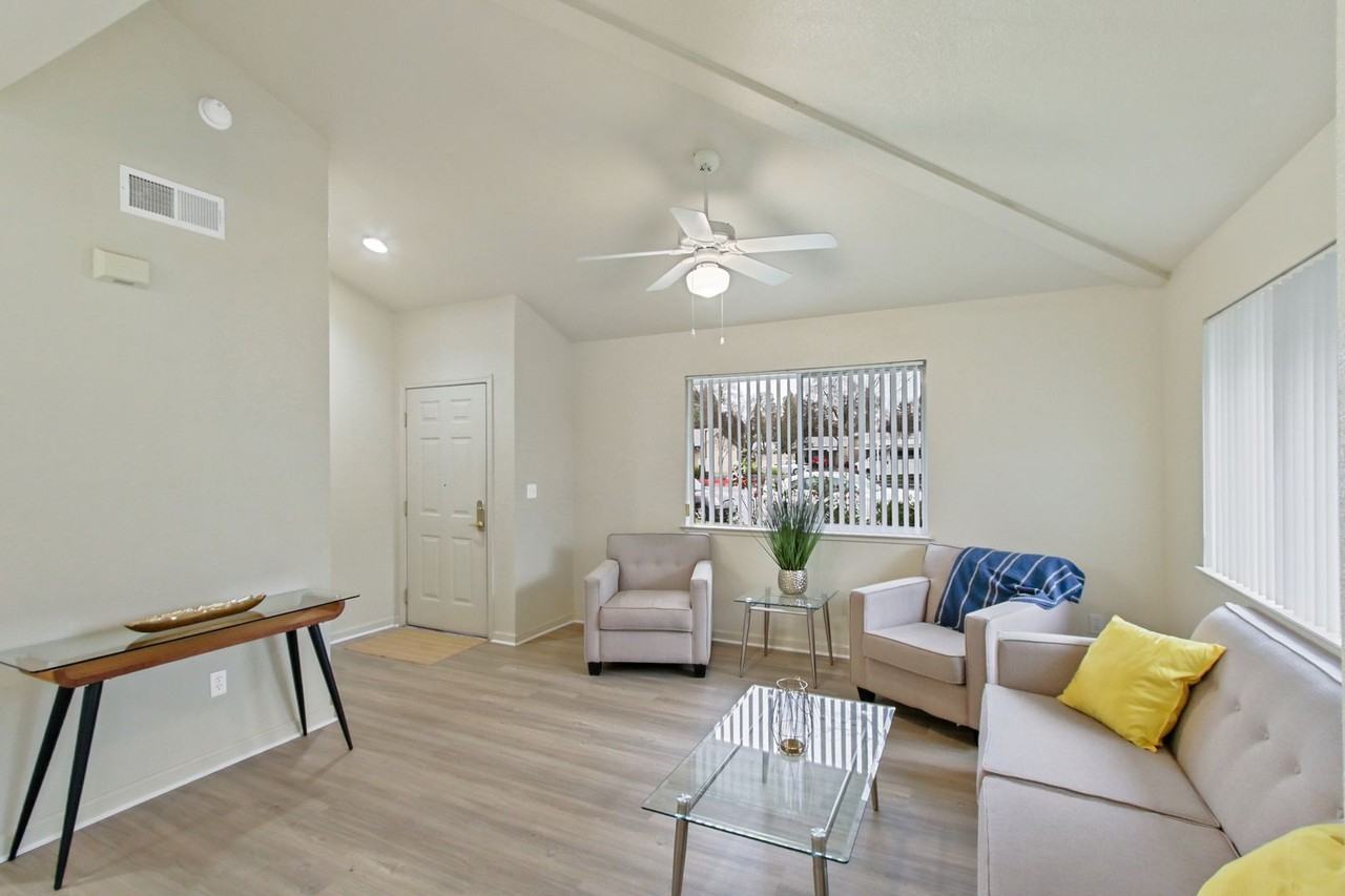 Saratoga West Apartments - Photo 4 of 27