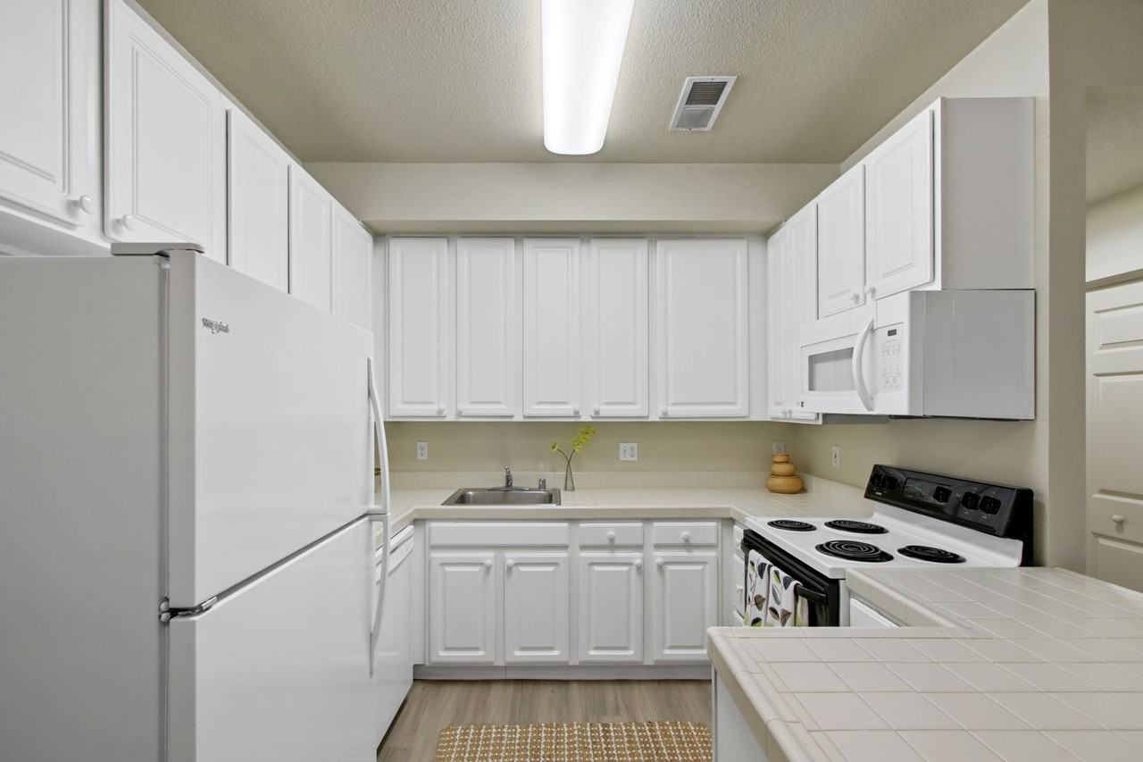 Saratoga West Apartments - Photo 7 of 27