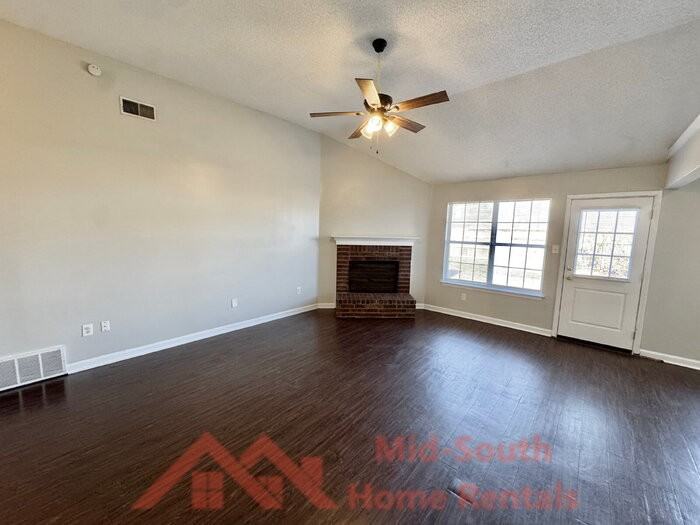 6416 Valley Oak Dr - Photo 4 of 26