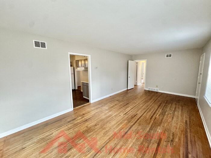 3594 W Sutton Dr - Photo 5 of 21