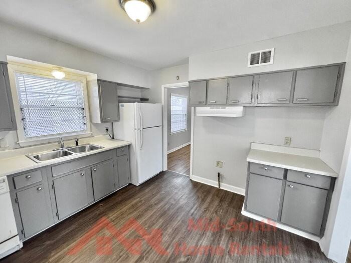 3594 W Sutton Dr - Photo 7 of 21