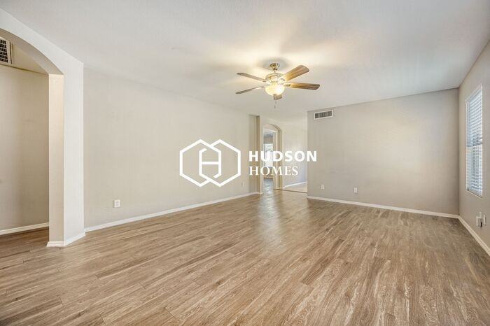 10916 E Clovis Ave - Photo 6 of 27