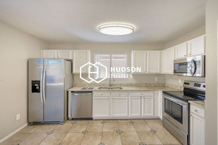 10916 E Clovis Ave - Photo 7 of 27