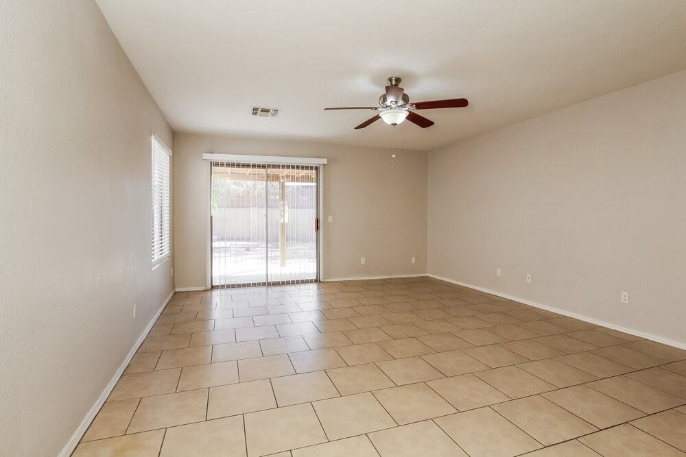 2513 N 114th Ave - Photo 3 of 16