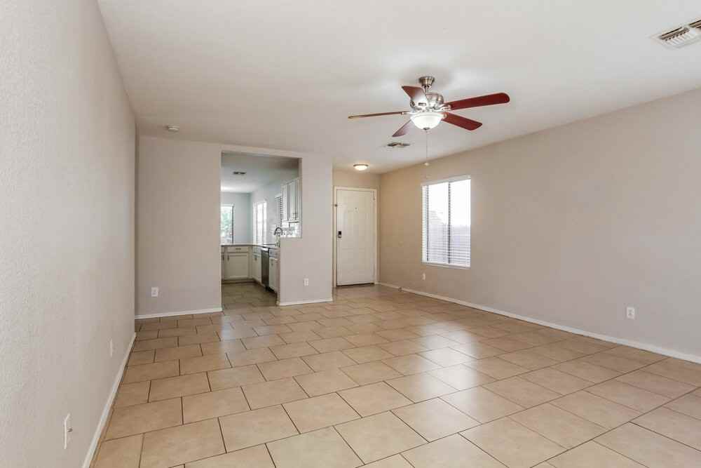 2513 N 114th Ave - Photo 5 of 16