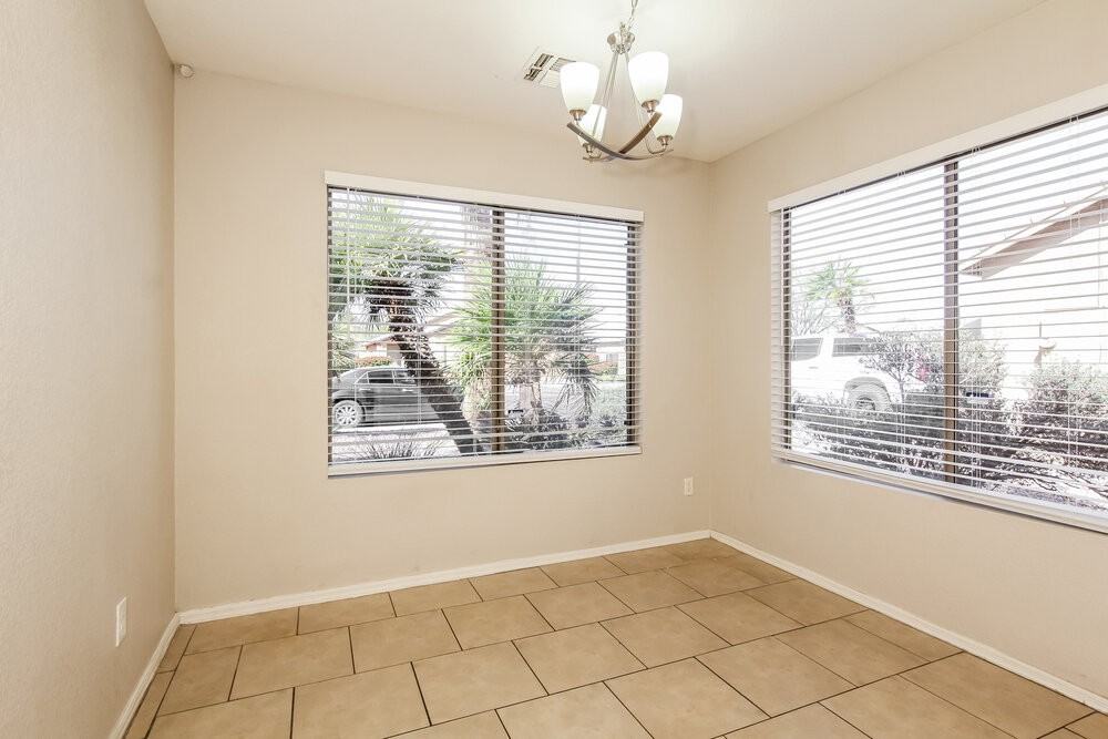 2513 N 114th Ave - Photo 6 of 16