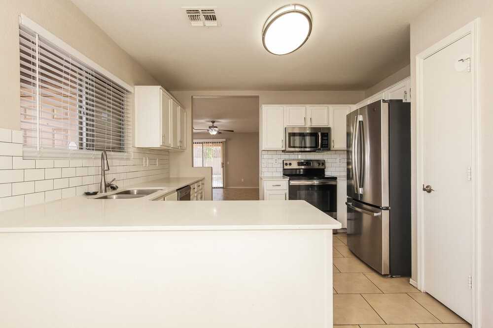 2513 N 114th Ave - Photo 7 of 16