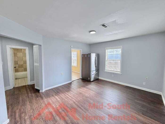 3738 Townes Ave - Photo 4 of 23