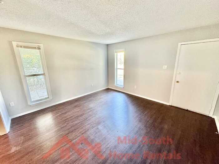 3231 Ridgemont Rd - Photo 3 of 18