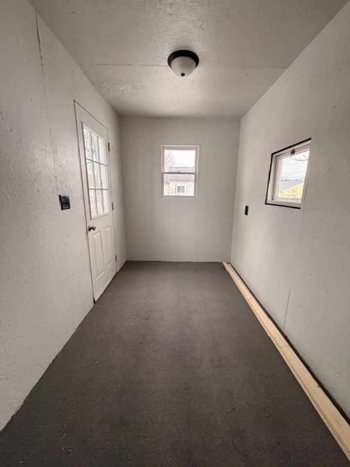 1002 Lindoo Ave E - Photo 3 of 24