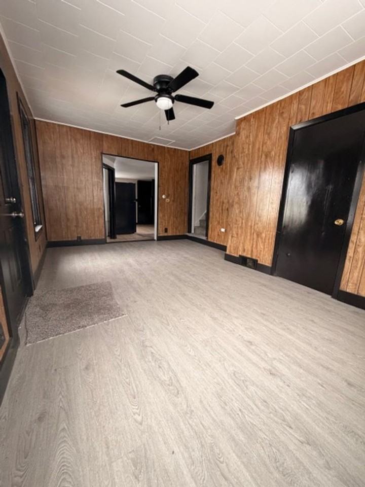 1002 Lindoo Ave E - Photo 3 of 19