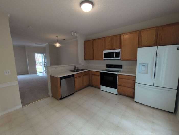 7303 Bonnie Ridge Ct - Photo 4 of 14