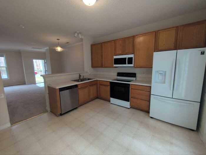 7303 Bonnie Ridge Ct - Photo 5 of 14