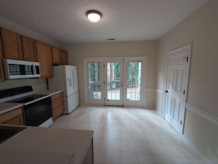 7303 Bonnie Ridge Ct - Photo 6 of 14